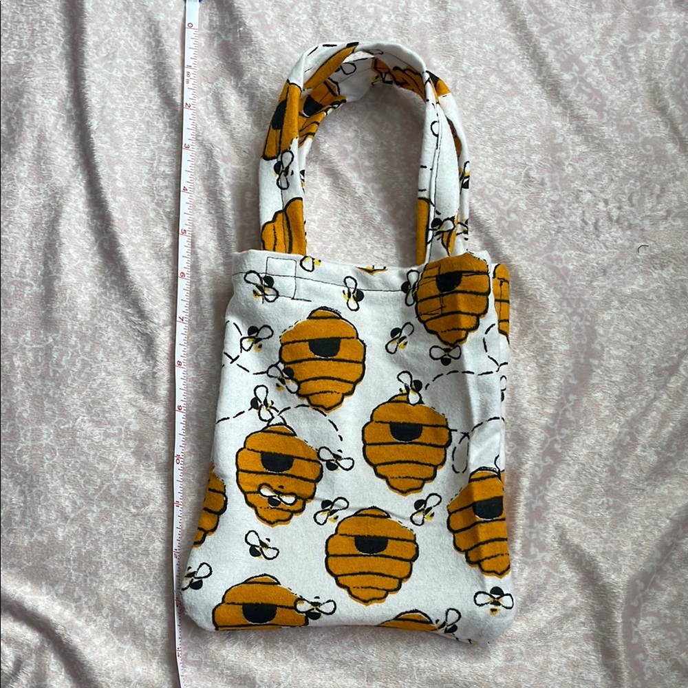 Beehive Patterned Tote Bag - White and Orange